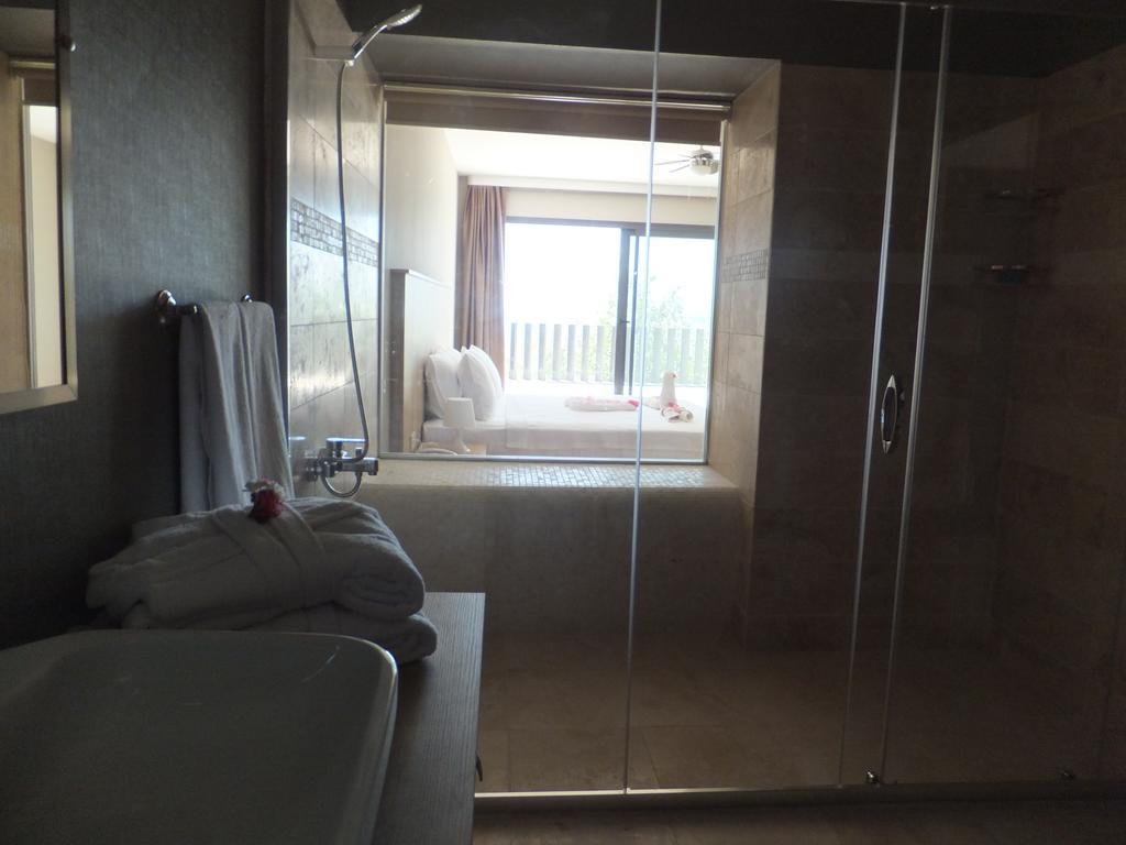 Aytas Hotel Ayvalik Bagian luar foto