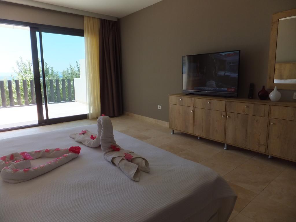 Aytas Hotel Ayvalik Bagian luar foto