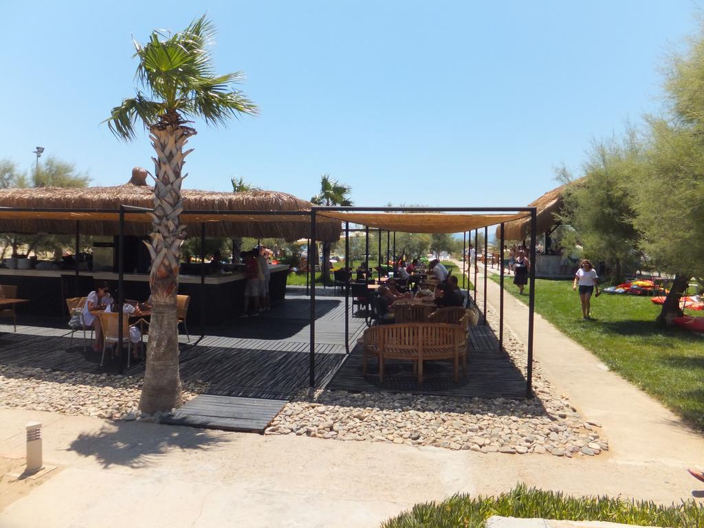 Aytas Hotel Ayvalik Bagian luar foto