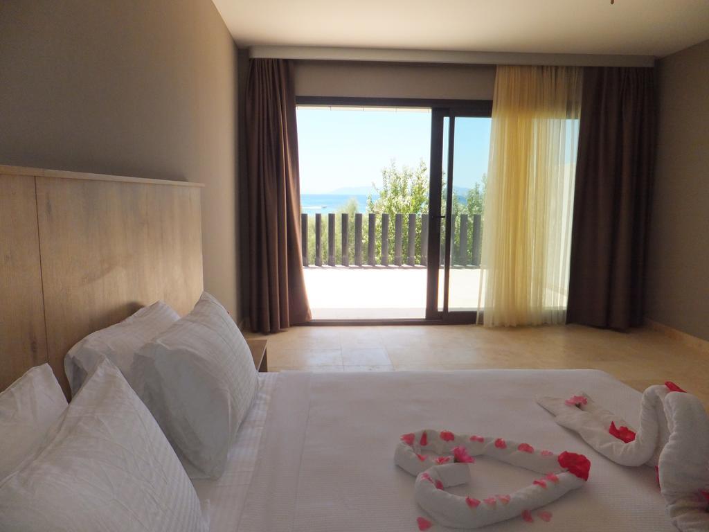 Aytas Hotel Ayvalik Bagian luar foto