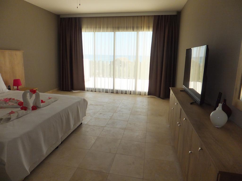 Aytas Hotel Ayvalik Bagian luar foto