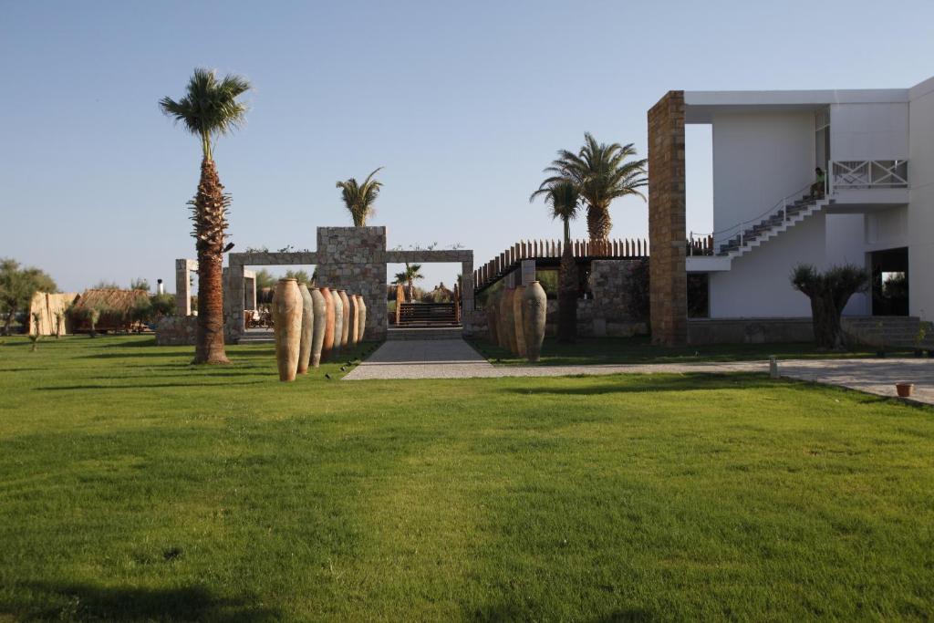 Aytas Hotel Ayvalik Bagian luar foto